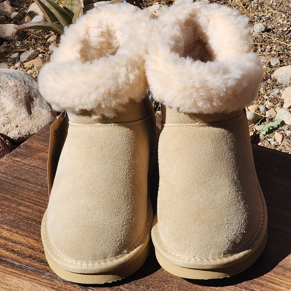Bearpaw Women's Tan Franie Faux Shearling Lined Bootie Size 6